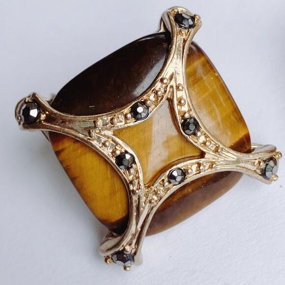 Vintage Monet Mid Century Tiger Eye Clip Earrings, Gemstone, 1960s Jewelry - Picture 5 of 11